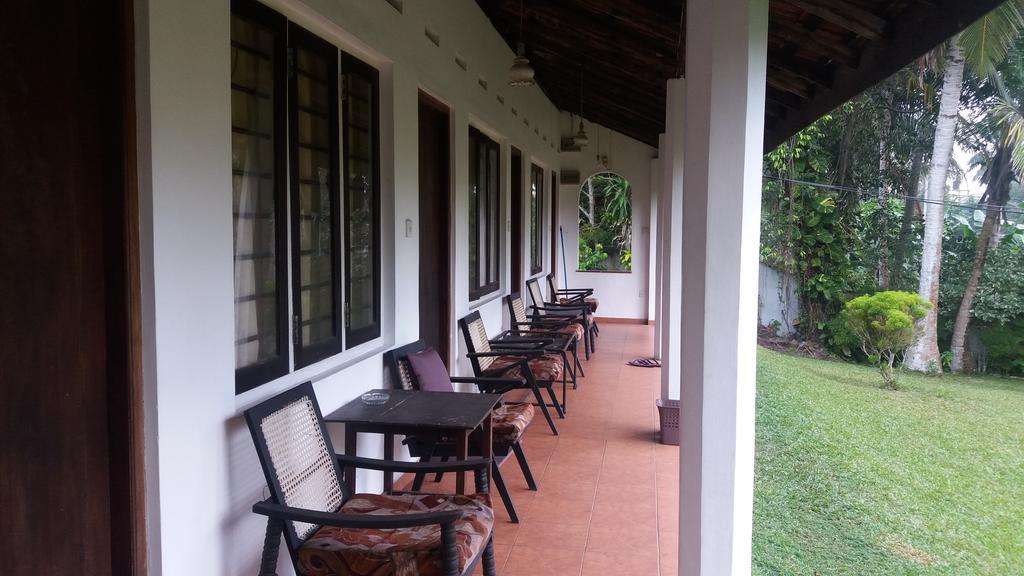 4 Seasons Guesthouse Hikkaduwa Exterior foto