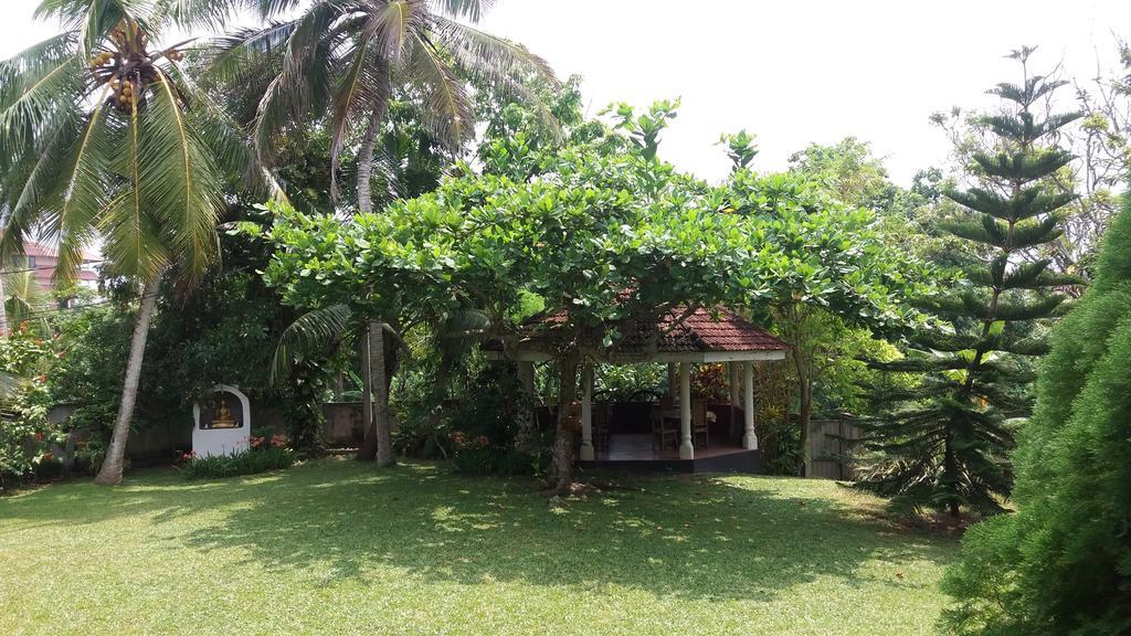 4 Seasons Guesthouse Hikkaduwa Exterior foto